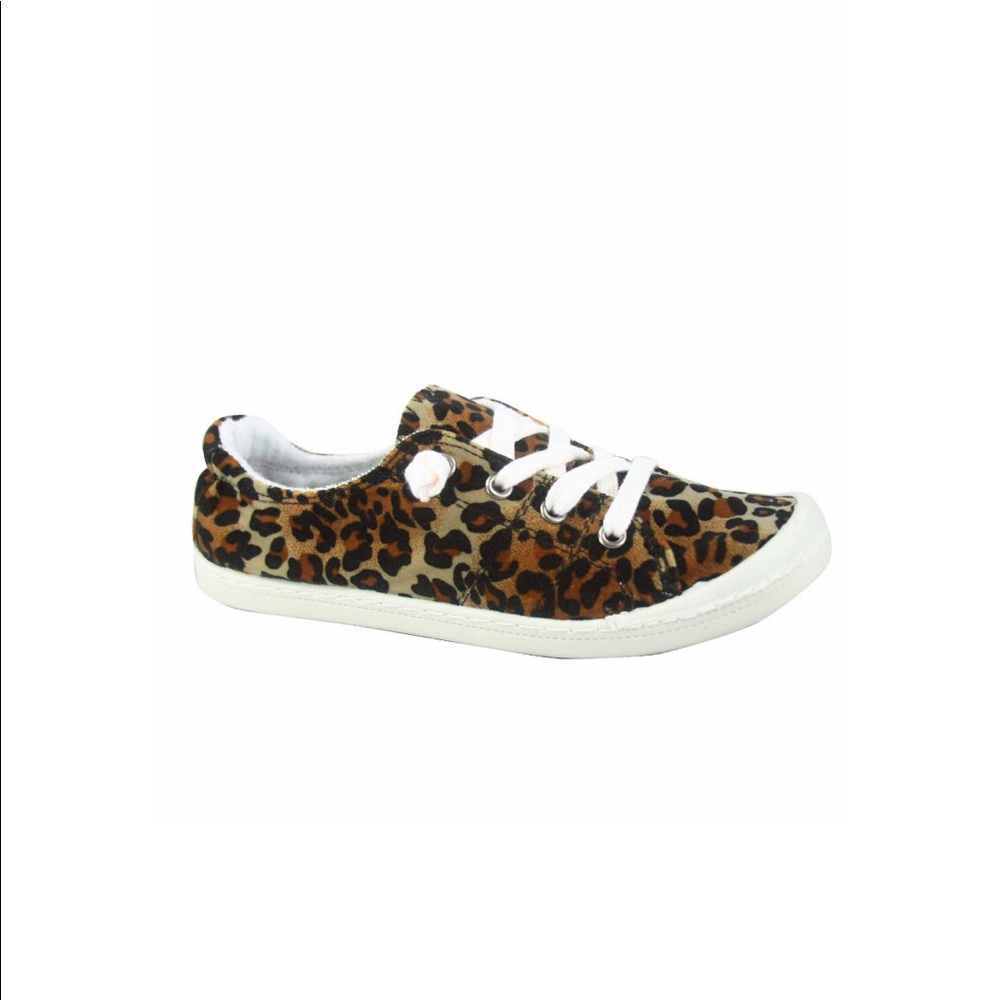 Forever Comfort Leopard Print Sneakers